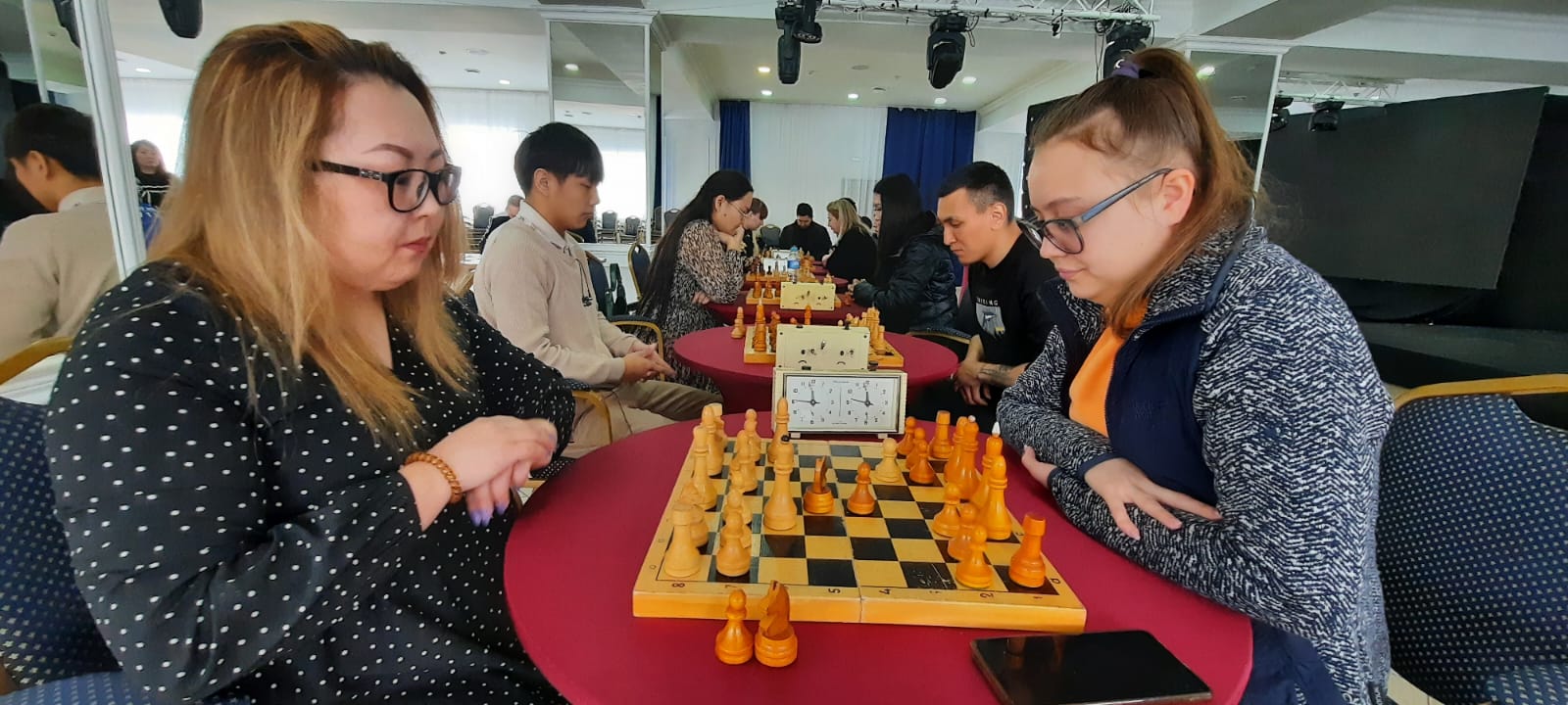 В Алдане в Культурном центре ЖДЯ  железнодорожники провели шахматно-шашечный турнир