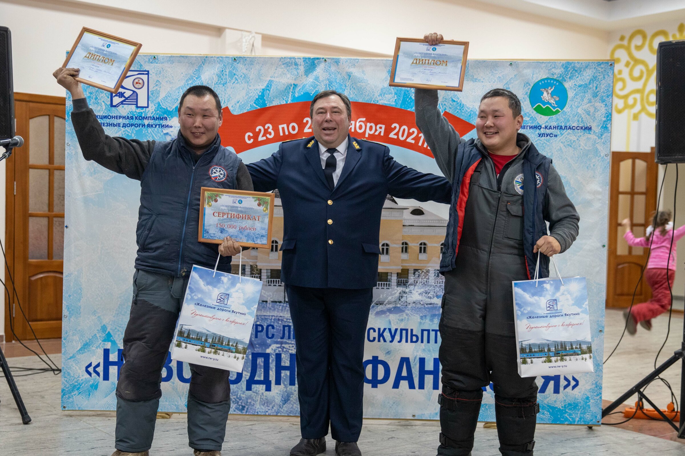 Подведены итоги конкурса ледовых скульптур на станции Нижний Бестях