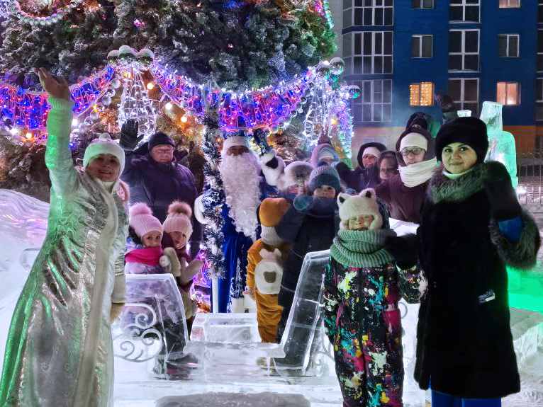 В АО «АК «ЖДЯ» зажгли главный символ Нового года