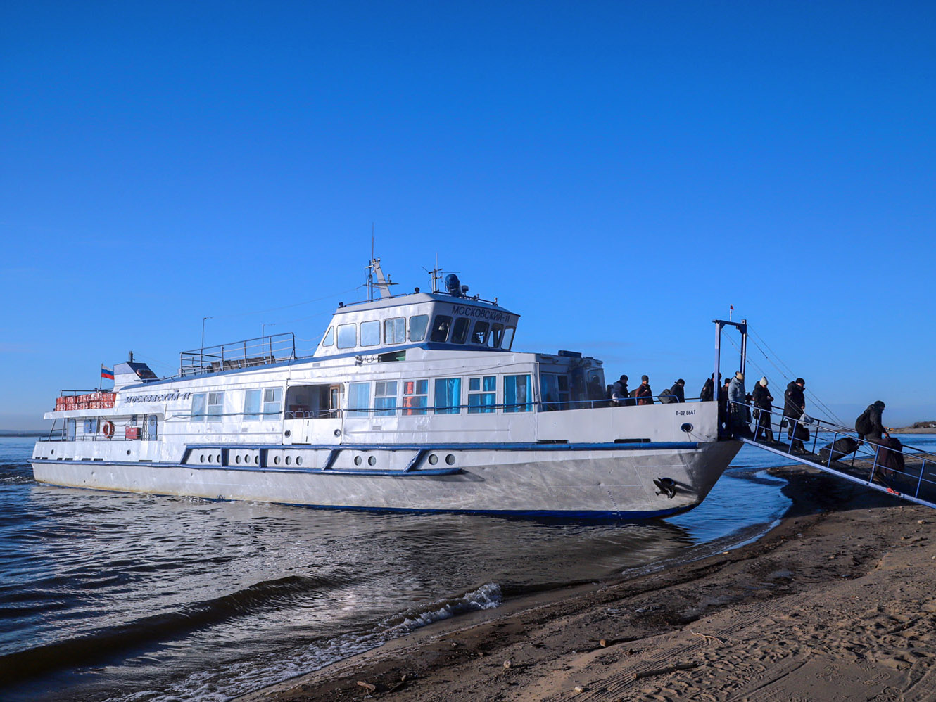 Сроки трансфера через реку Лена на теплоходе изменены