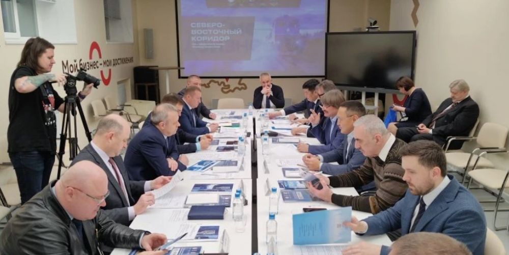 Генеральный директор АО «АК «ЖДЯ» Василий Шимохин  обсудил с руководством Магаданской области вопросы строительства транспортной инфраструктуры