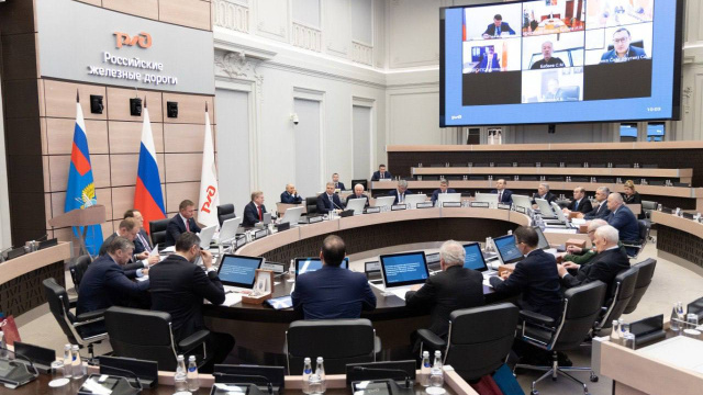 На итоговом заседании по празднованию 50-летия БАМа был озвучен вопрос о строительстве железной дороги до Магадана