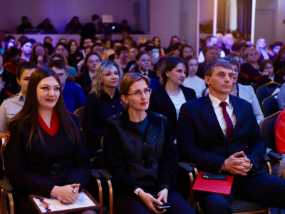 В Культурном центре АО «АК «ЖДЯ» в Алдане отметили 5-летие клуба «Молодая Якутия» и День Защитника Отечества