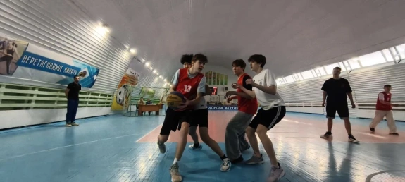 В честь Дня защитника Отечества алданские  учащиеся железнодорожных классов провели турнир по стритболу