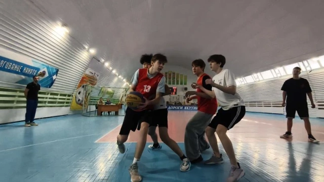 В честь Дня защитника Отечества алданские  учащиеся железнодорожных классов провели турнир по стритболу