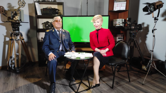 Первый генеральный директор Акционерной компании «Железные дороги Якутии» Дмитрий Дмитриевич Трофимов в программе «Кинолетопись Якутии»