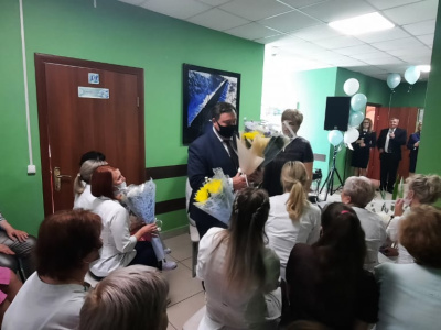 В АО "АК "ЖДЯ" поздравили медиков