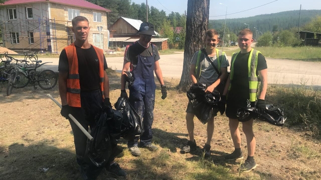 Стройотряд на благоустройстве Томмота