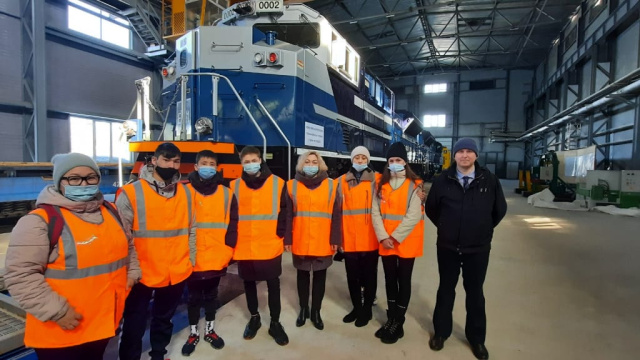 Экскурсия для школьников на производственные объекты АО «АК ЖДЯ»