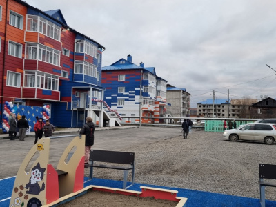 Акционерная компания «Железные дороги Якутии» сдала в эксплуатацию новый дом в г. Томмоте на 30 квартир