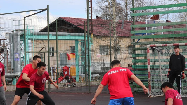 В спартакиаде ЖДЯ лидирует команда «Служба пути»