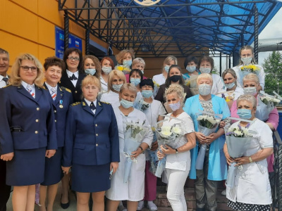 В АО "АК "ЖДЯ" поздравили медиков