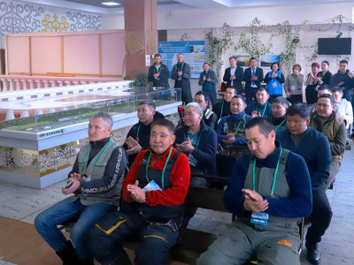 На станции Нижний Бестях стартовал  конкурс ледовых скульптур «Новогодняя фантазия» 