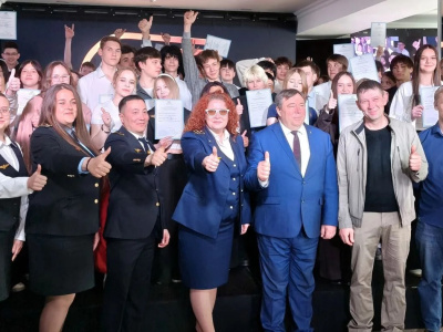 Посвящение в юные железнодорожники  и третий выпуск  профильных классов прошли в Культурном центре АО «АК «ЖДЯ»