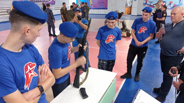 В СК «Локомотив» при поддержке Акционерной компании «Железные дороги Якутии» прошли соревнования «Юный динамовец».
