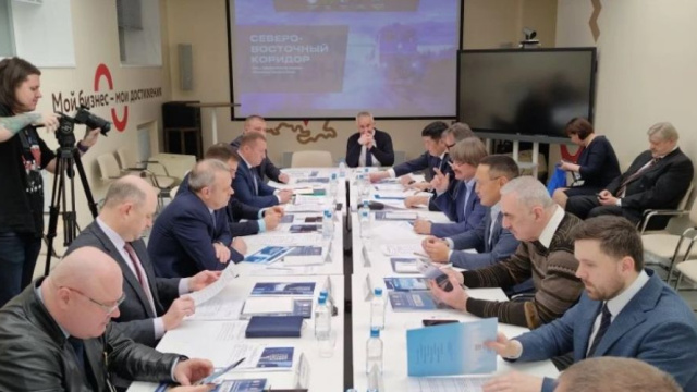 Генеральный директор АО «АК «ЖДЯ» Василий Шимохин  обсудил с руководством Магаданской области вопросы строительства транспортной инфраструктуры