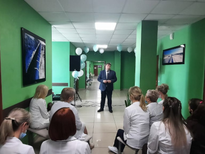 В АО "АК "ЖДЯ" поздравили медиков