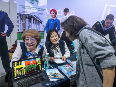 Железные дороги Якутии приняли участие в ярмарке трудоустройства